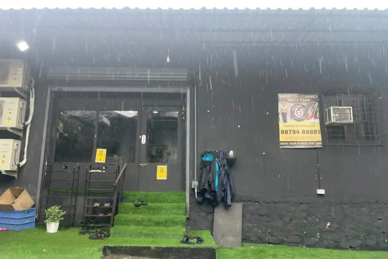 Fitoholic Raw Fitness Studio: Calisthenics x Yoga